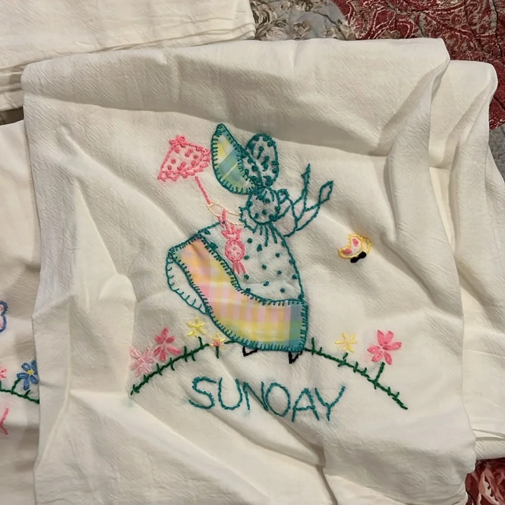 Vintage Days of the Week kitchen towels set